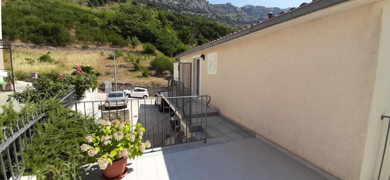 Apartments Jagoda Brela Exterior photo
